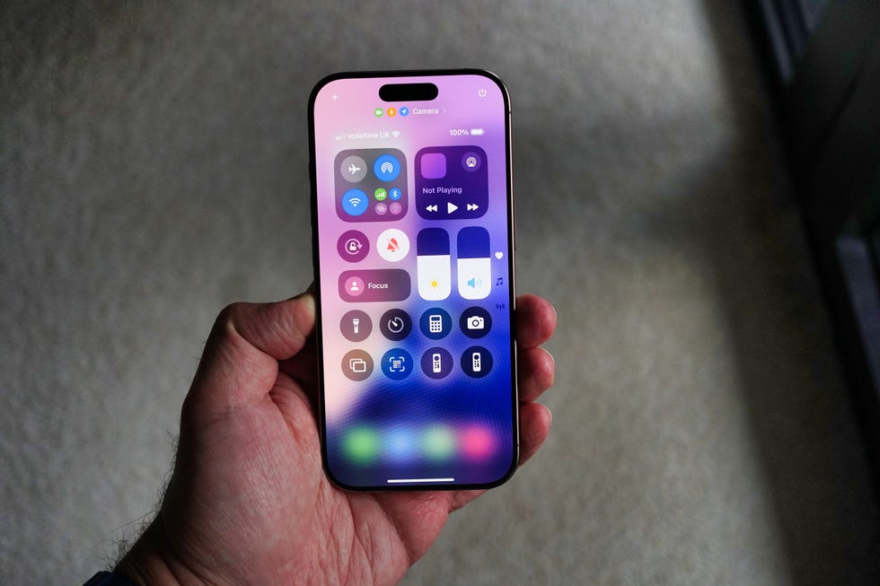 apple iphone 16 pro review