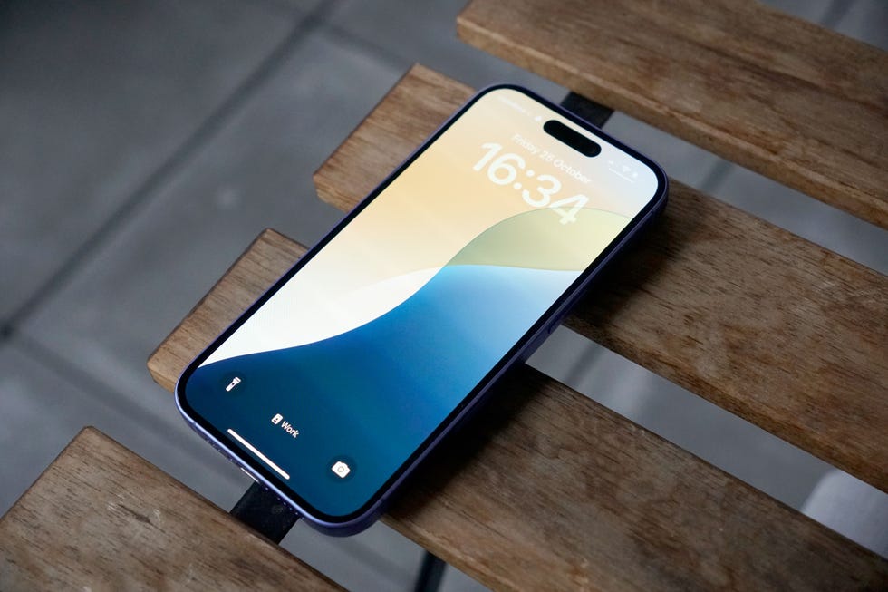 apple iphone 16 review