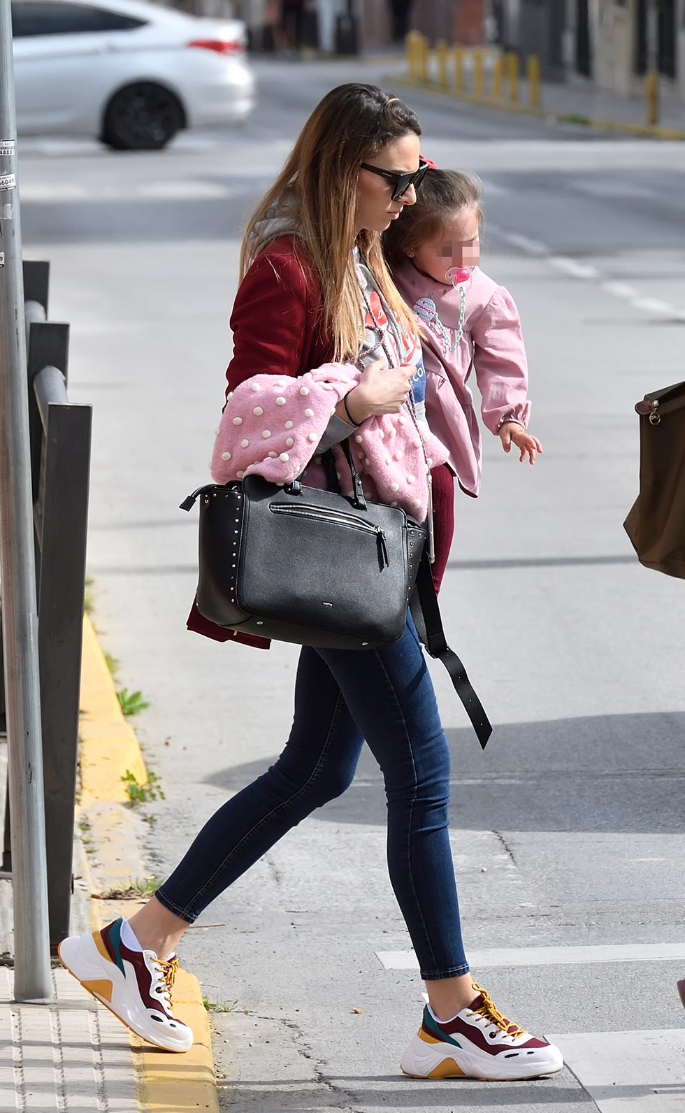 Irene Rosales con su hija Carlota el día del 36 cumpleaños de Kiko Rivera