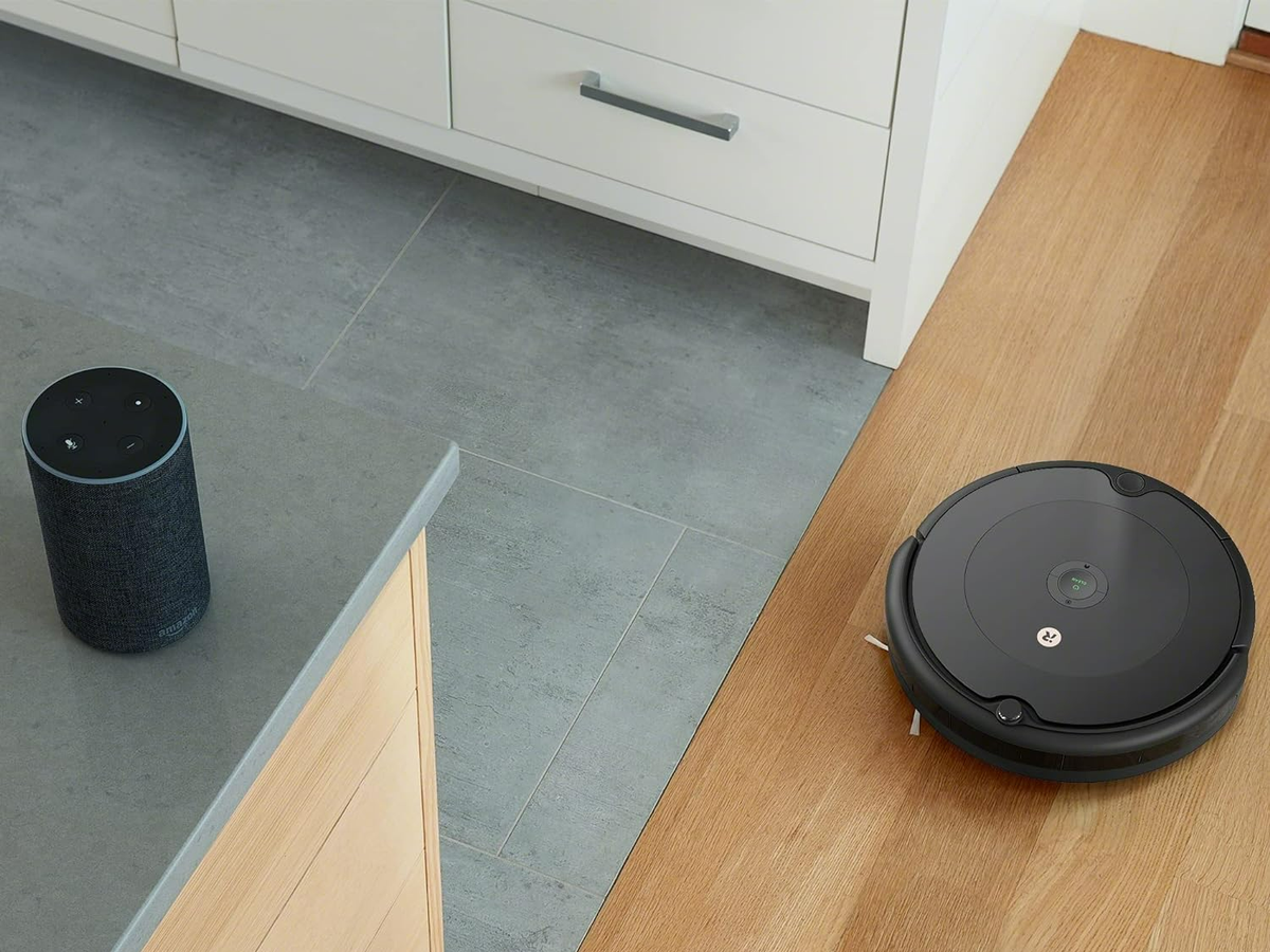 Un robot aspirador Roomba con Wifi casi a mitad de precio en la fiesta de  ofertas de