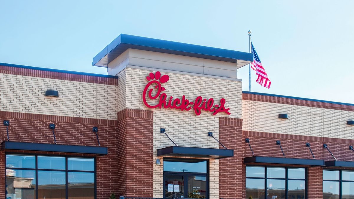 Is ChickfilA Open on Memorial Day 2023? ChickfilA Memorial Day Hours