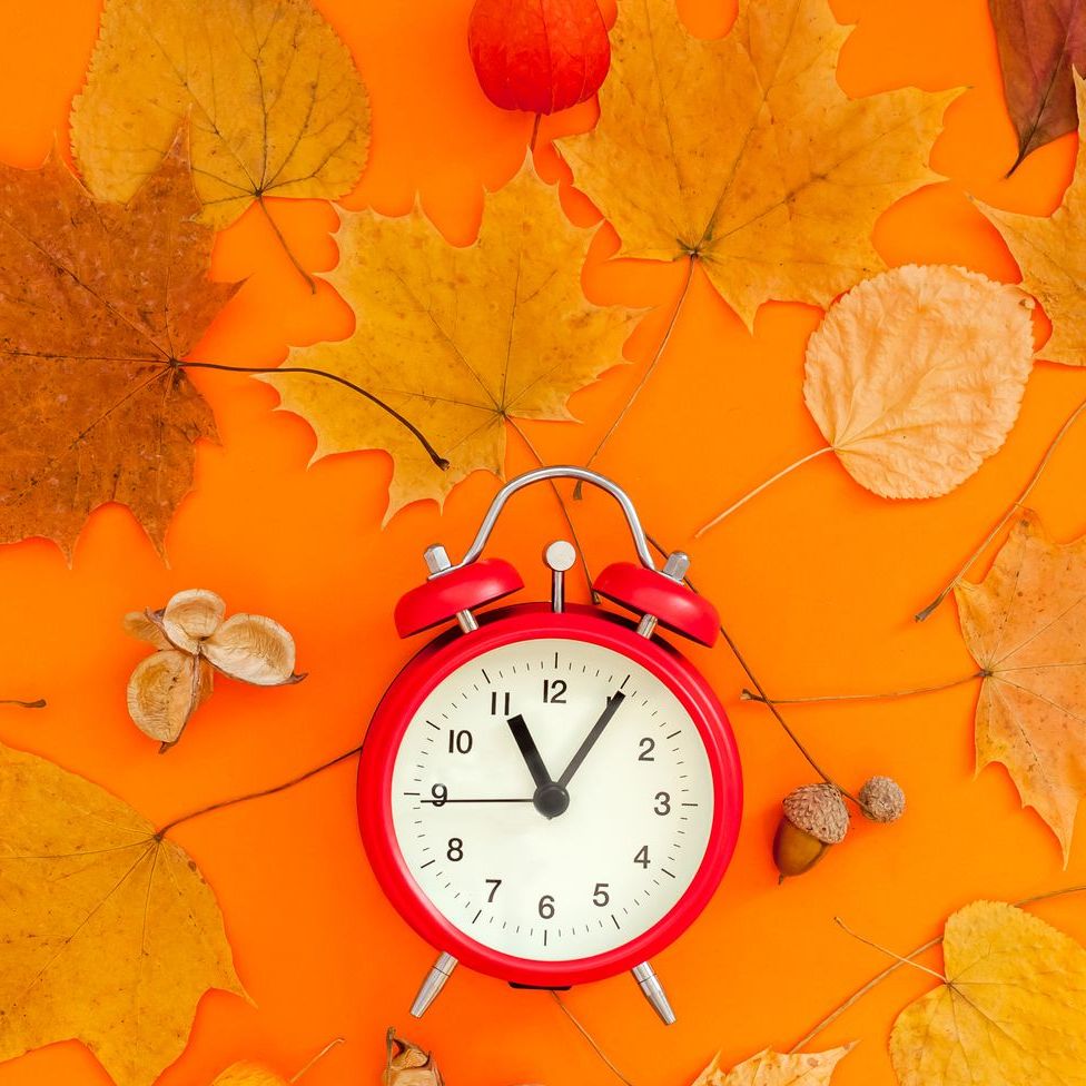 Summer time comes to an end: clocks change Sunday