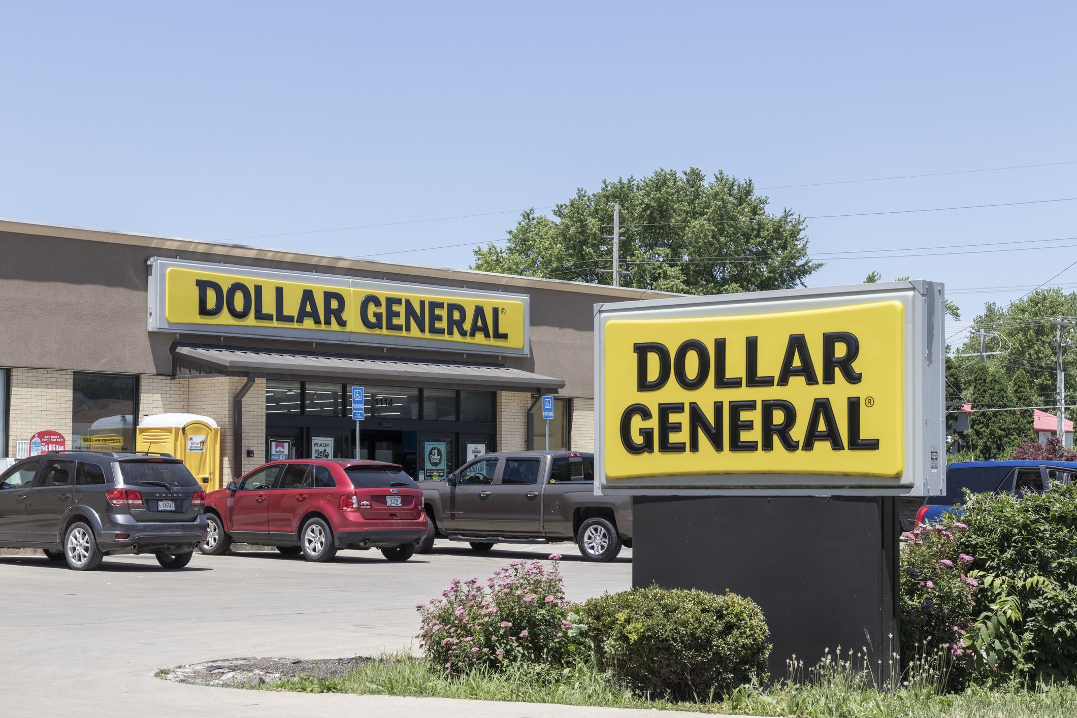 Is Dollar General Open on Christmas Day 2023?