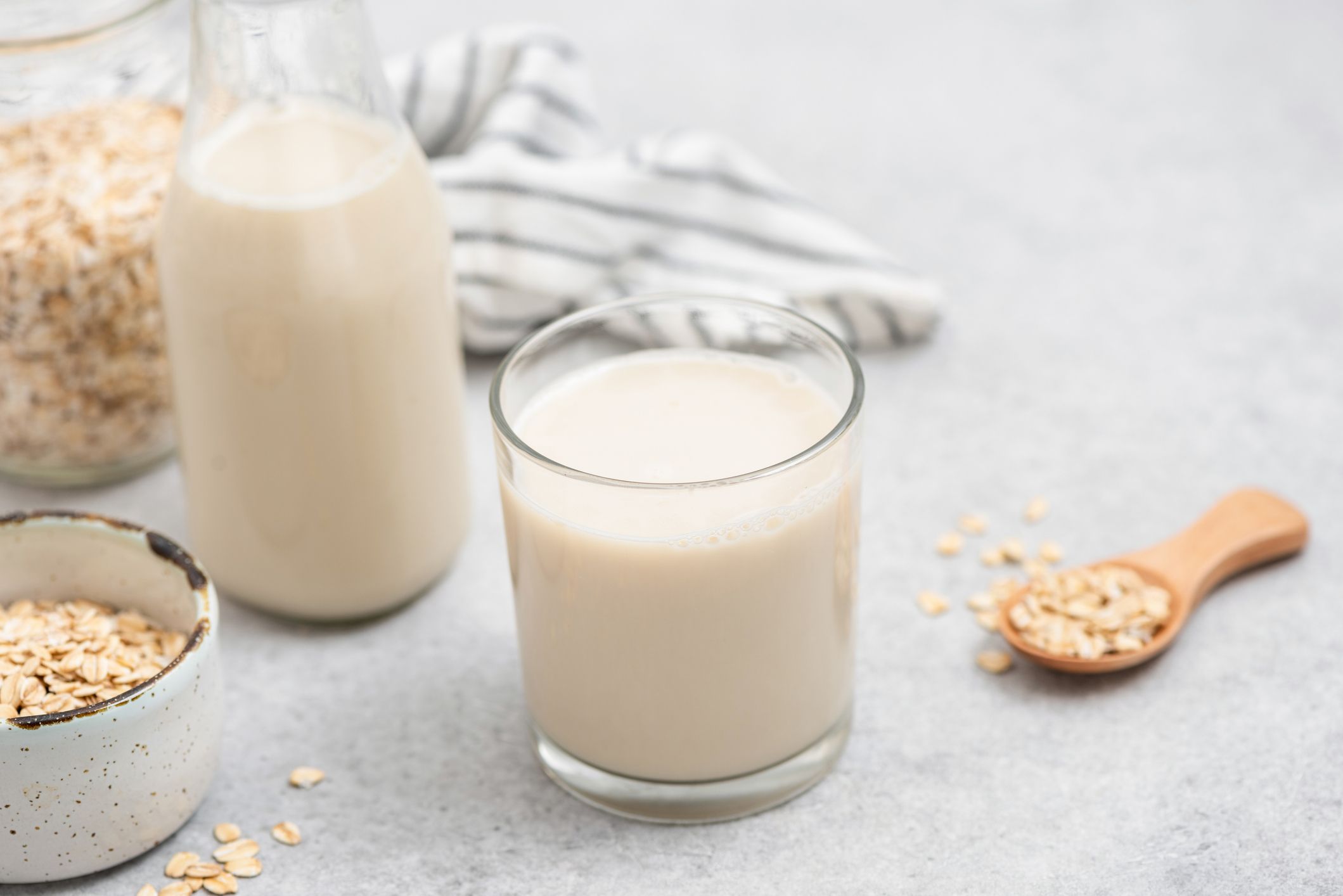 Is oat milk bad for you? Vegan oat milk in glass
