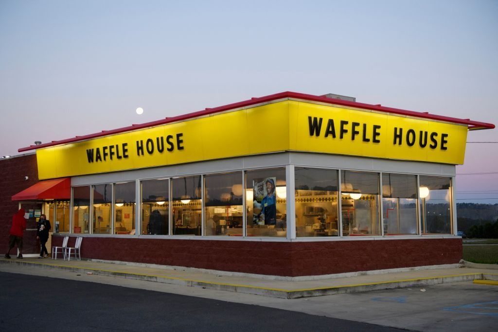 https://hips.hearstapps.com/hmg-prod/images/is-waffle-house-open-on-christmas-6583229033783.jpeg