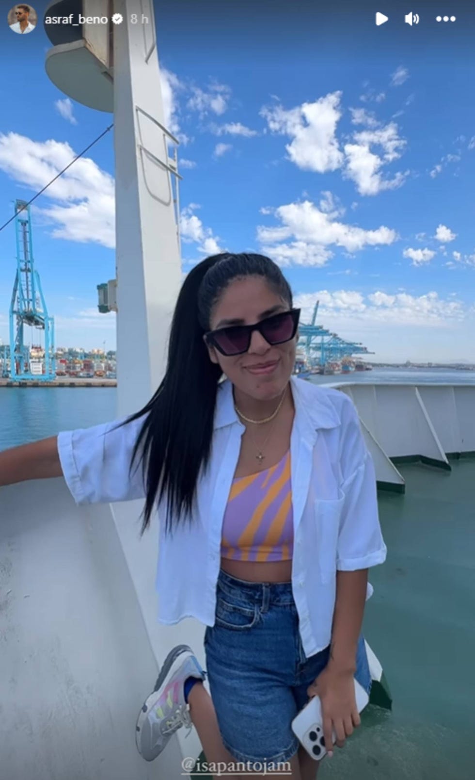 isa pantoja en el ferry a marruecos