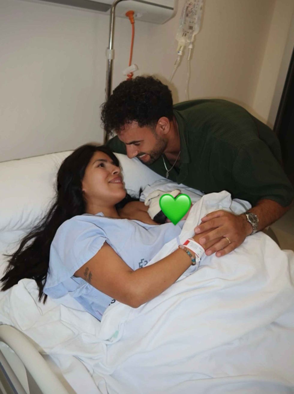 isa pantoja da a luz a su segundo hijo, un nino llamado cairo