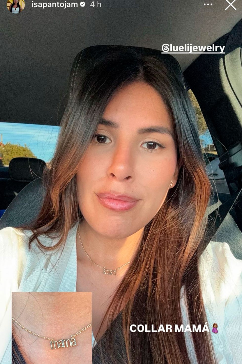 isa pantoja muestra su collar de mama