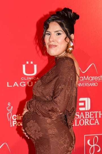 isa pantoja recibe un premio en sevilla
