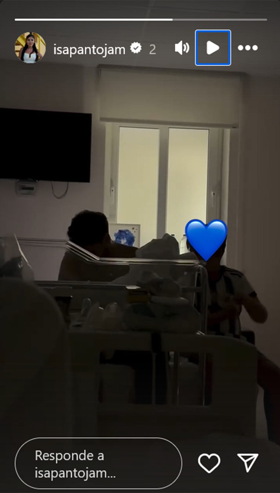 asraf beno y alberto, hijo de isa pantoja, en el hospital con cairo