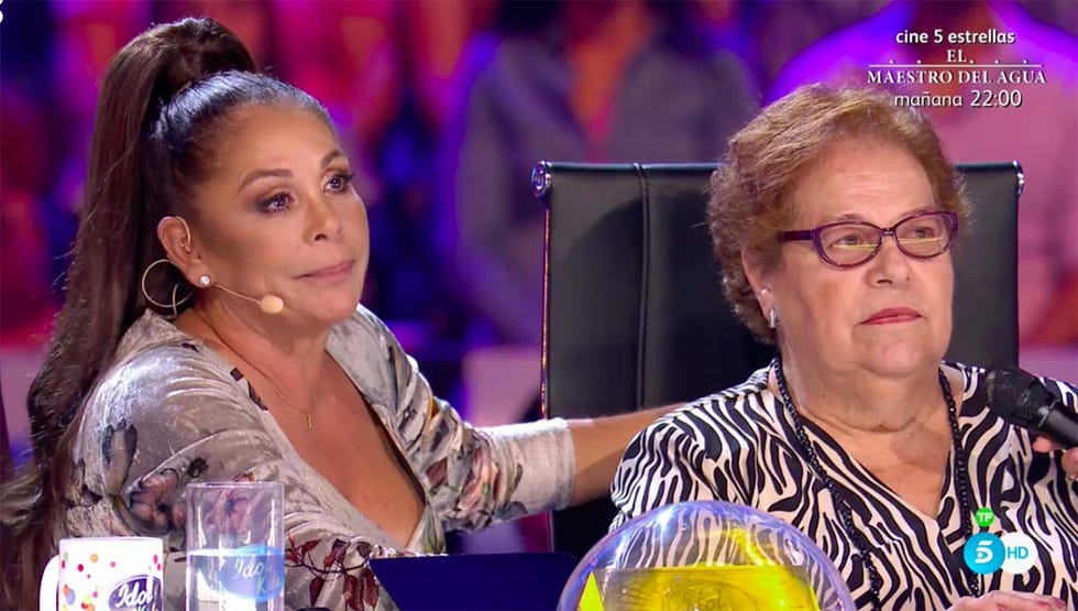 isabel emocionada