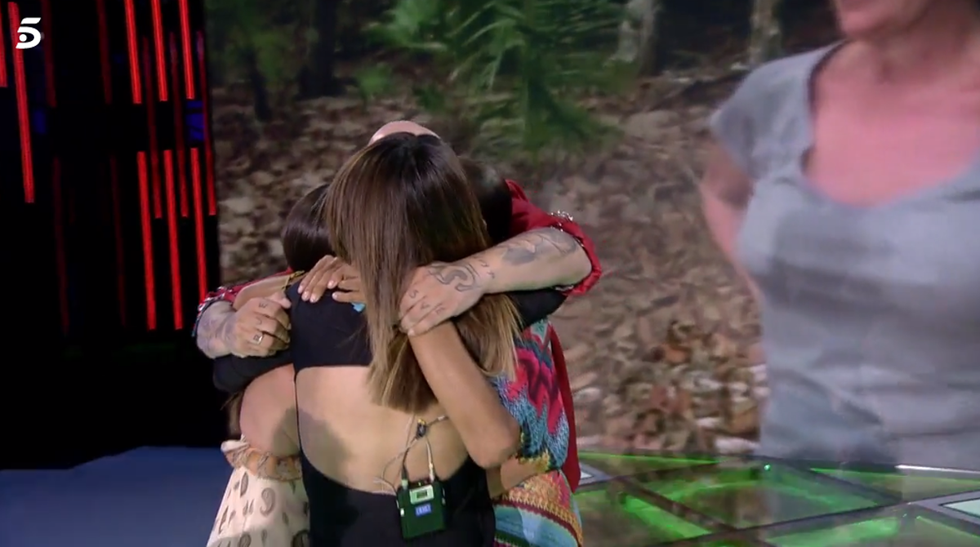 Isabel Pantoja abraza hijos y sobrina 'Supervivientes'