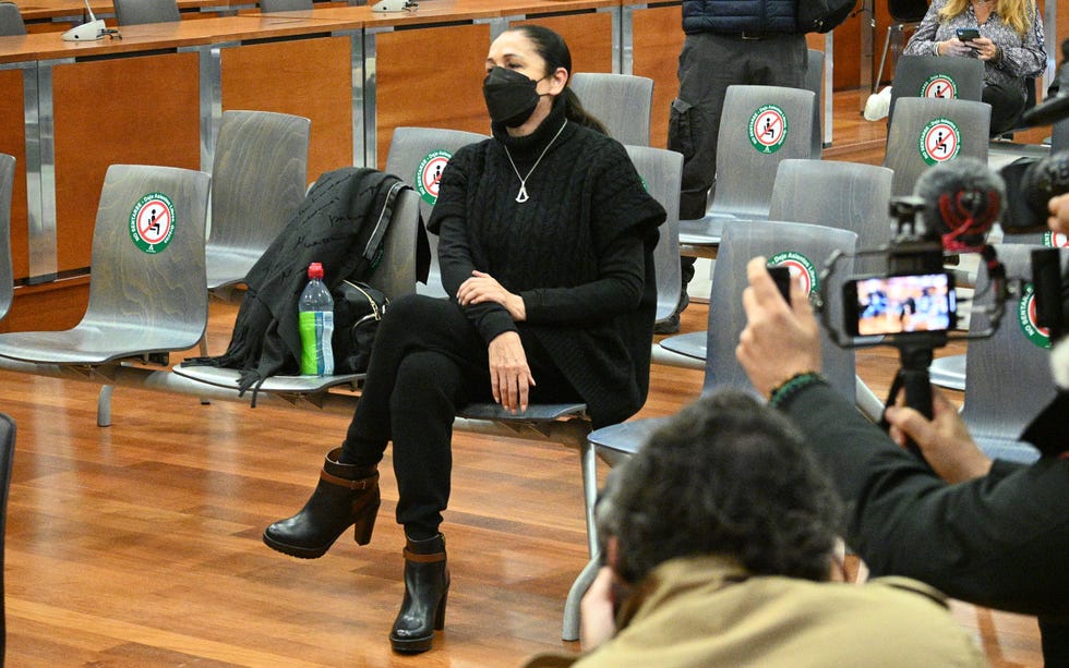 isabel pantoja se rompe ante el juez