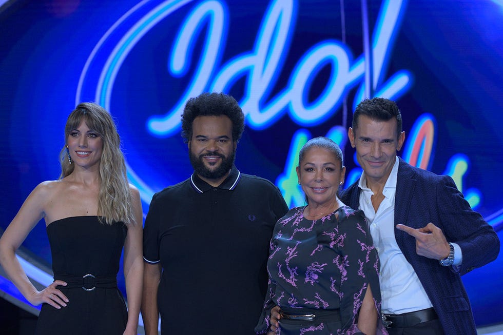Isabel Pantoja, ilusionada y feliz en la presentación de 'Idol Kids'