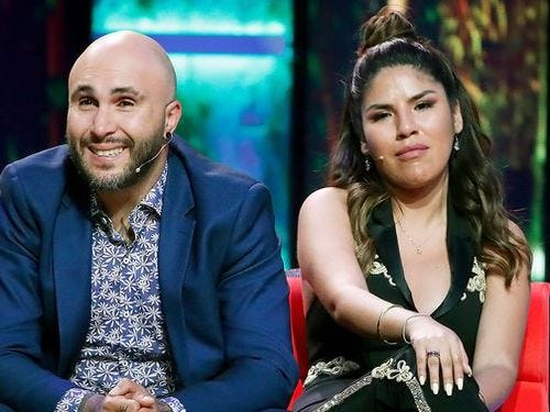 chabelita y kiko rivera sentados en un programa de televisión