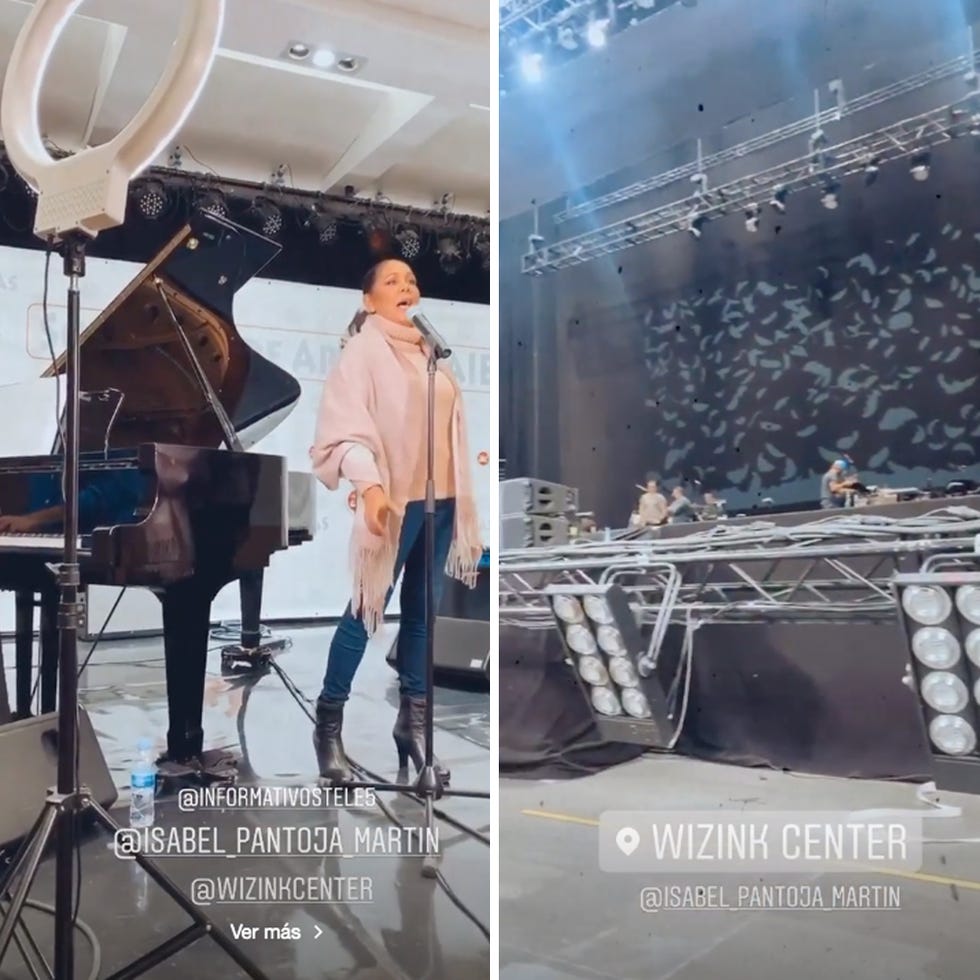 Music artist, Stage, Musician, Performance, Singer, Event, Pianist, Space, 