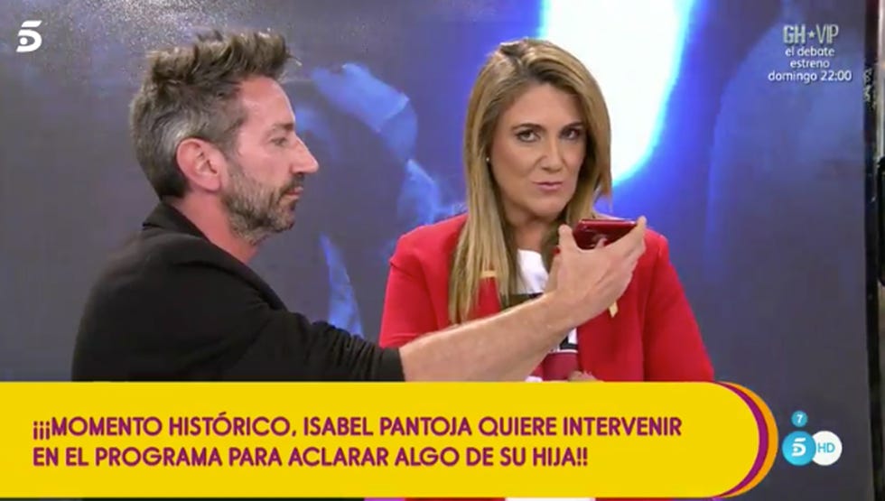 La tonadillera se rompe al hablar del estilo de vida de su hija, de lo mal que lo está pasando debido a la relación que mantiene con Dulce y de lo contenta que está porque esté en 'Gran Hermano VIP 6' porque así no se tiene que preocupar de lo que está 