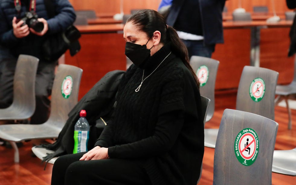 isabel pantoja se rompe ante el juez