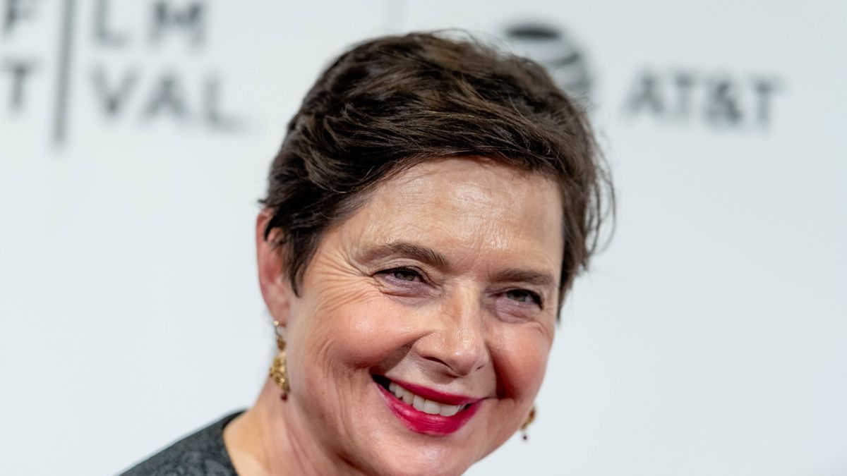 preview for Isabella Rossellini: one woman one age