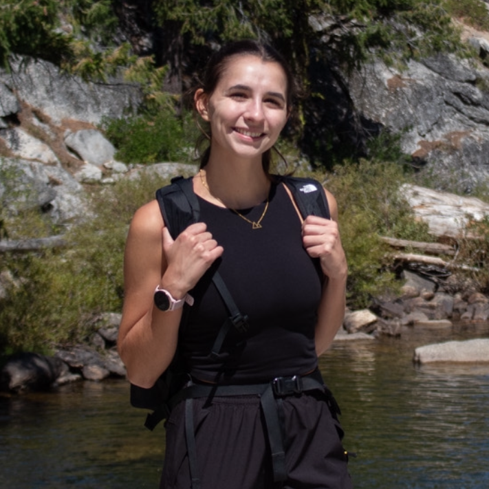 Isabella wearing the Garmin Venu 3S on a long hike isabella wearing the garmin venu 3s on a long hike