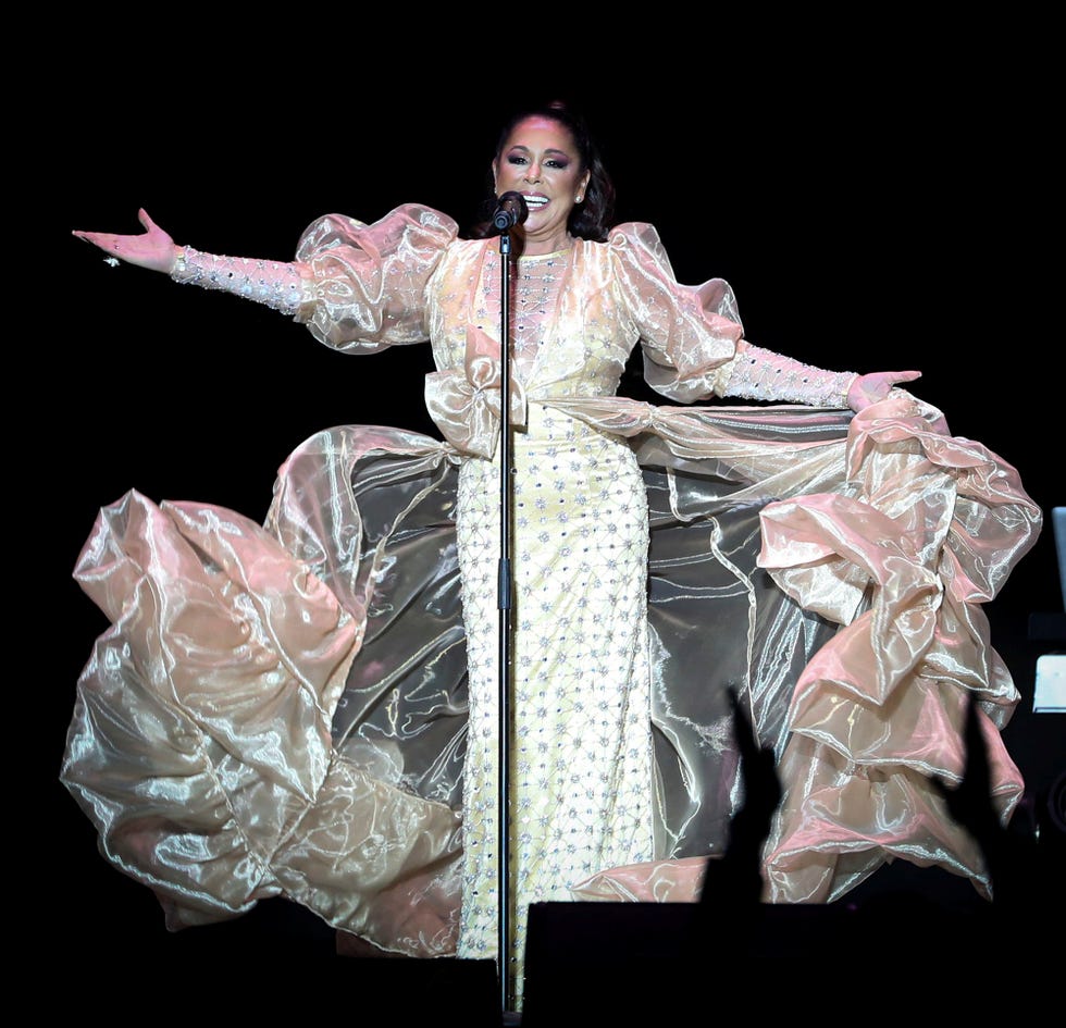 isabel pantoja durante su concierto en madrid del 5 de marzo de 2020