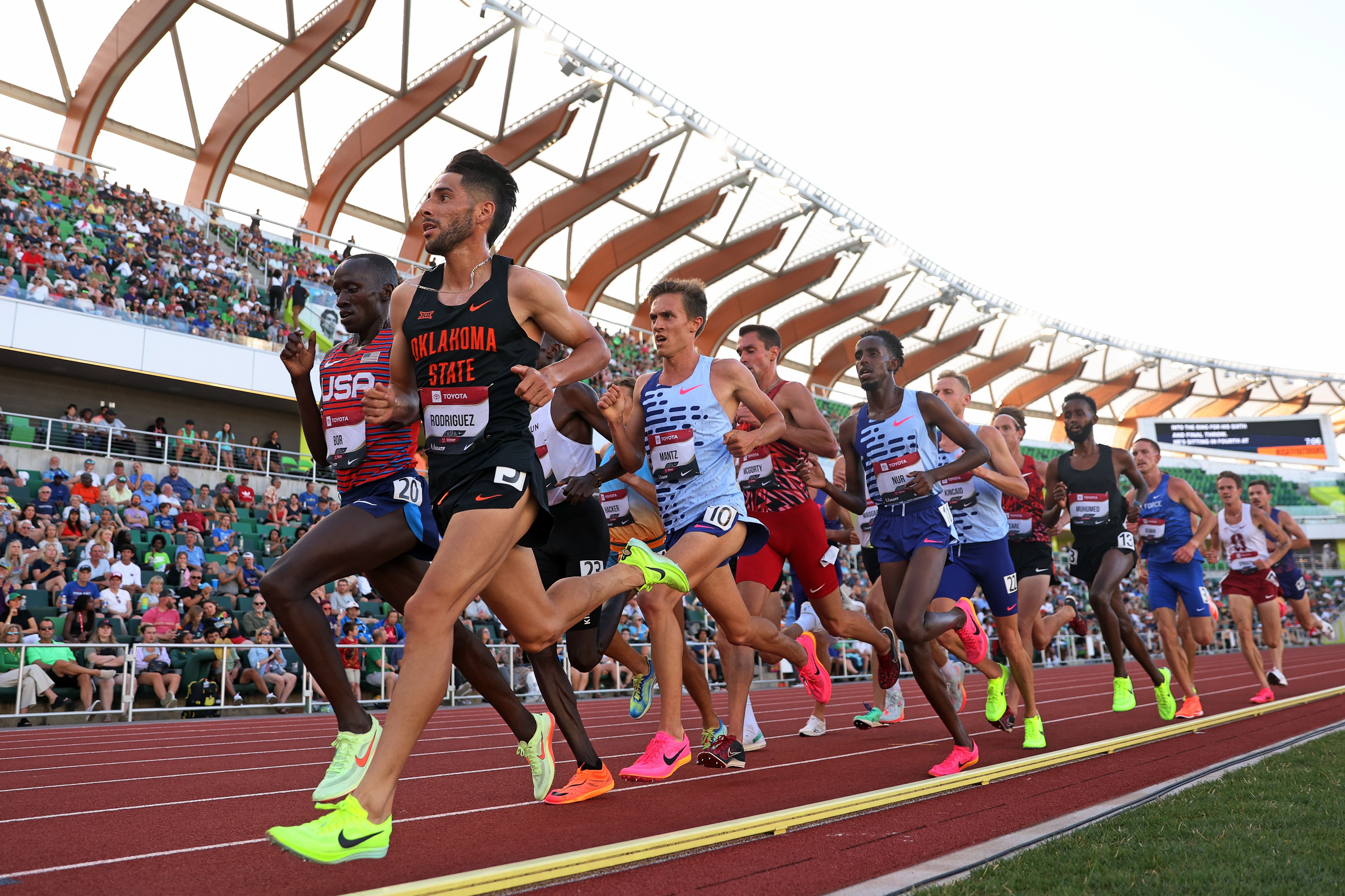 Isai Rodriguez Leads The Field In The Mens 5000m Final News Photo 1688959622 