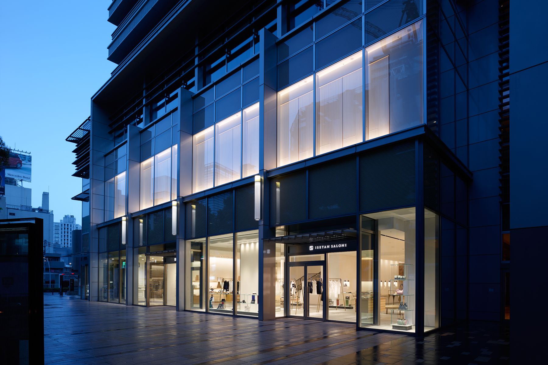 isetan-salone-1585809181.jpg?