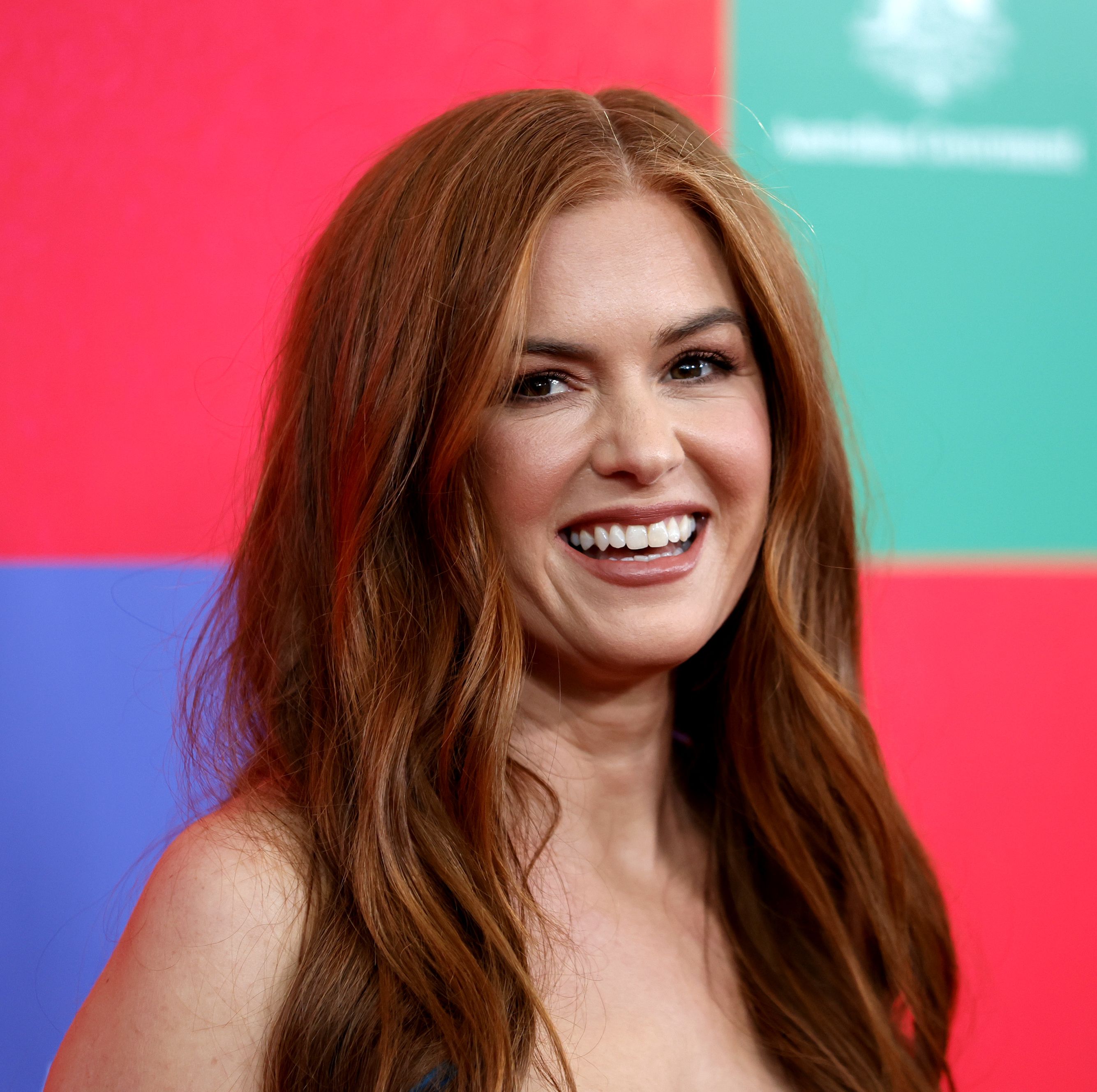 Isla Fisher, 46, Flashes Her Toned Legs in a Rare Poolside IG Pic