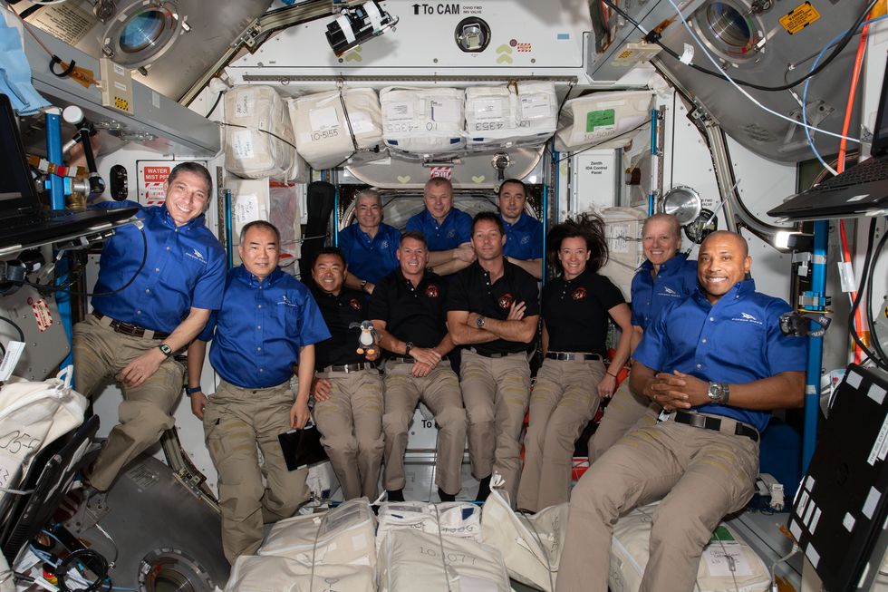 astronauts on the iss