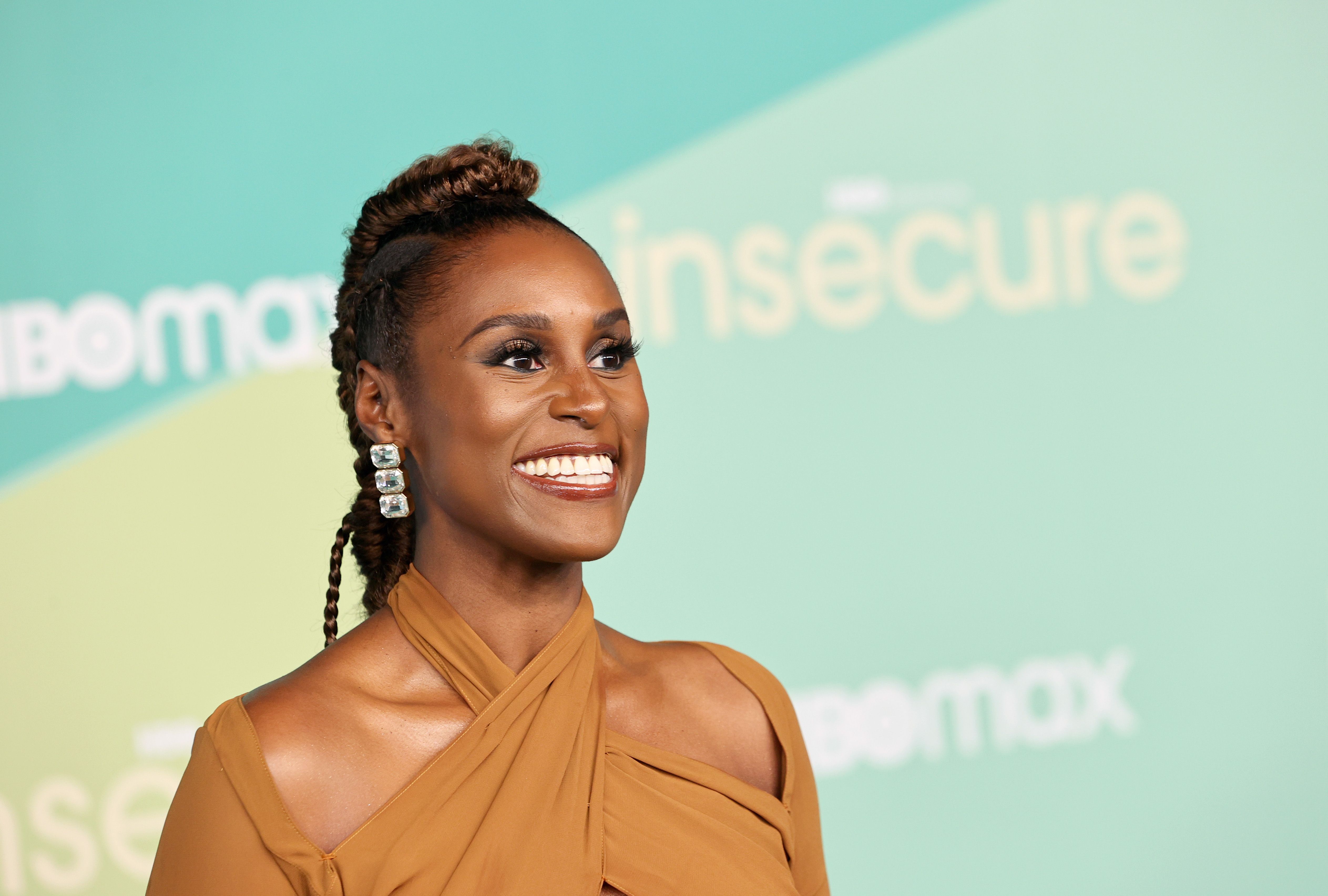 Issa Rae's Ultimate Guide To Party Etiquette