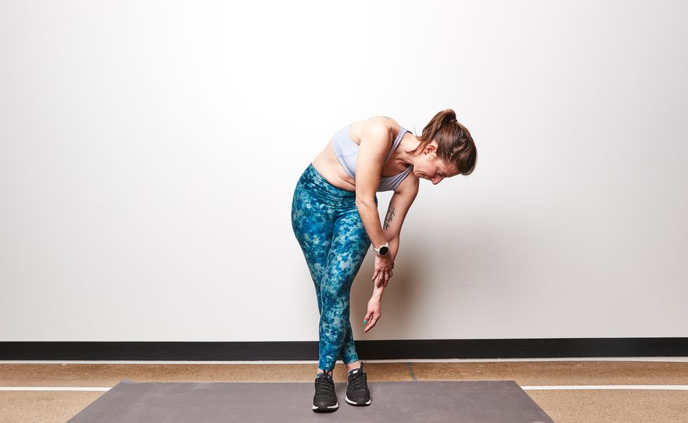 5 stretches to do before running to relieve pain from IT Band