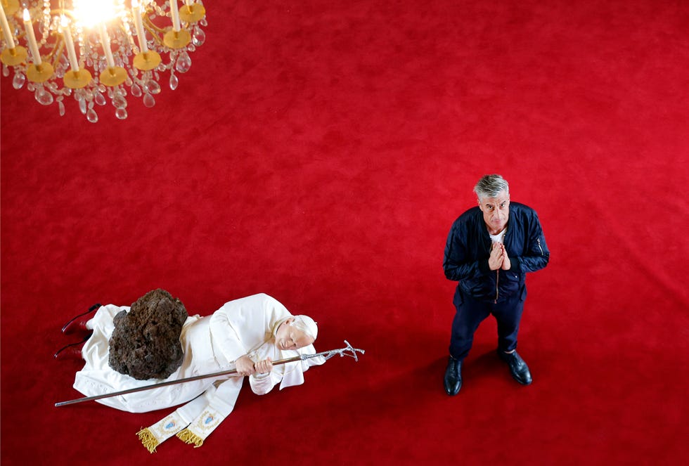 Maurizio Cattelan - Figure 5