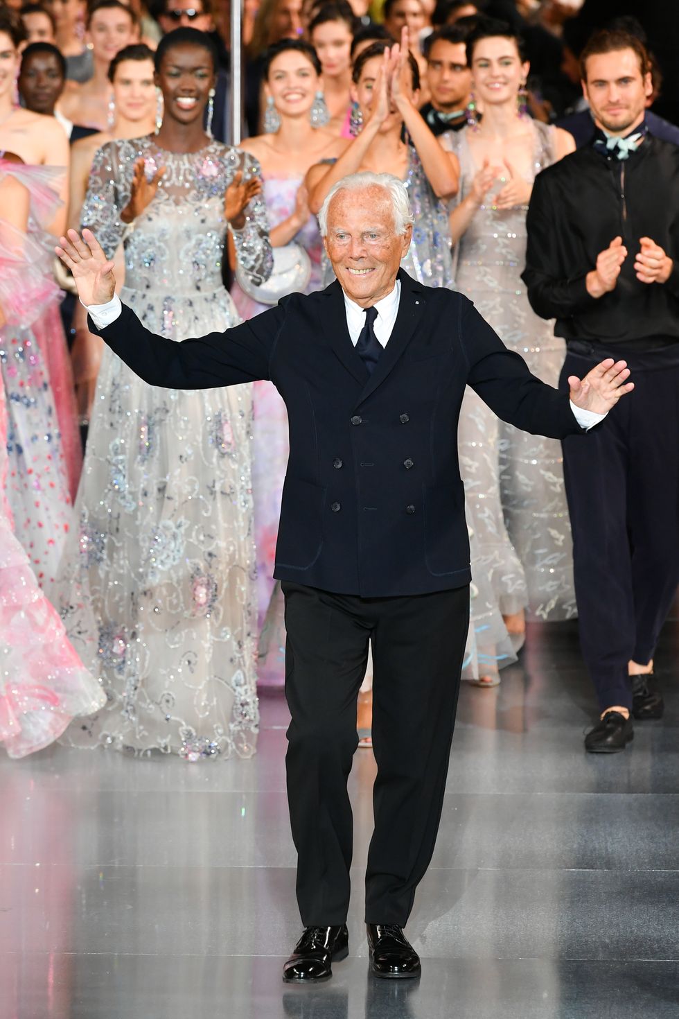 Giorgio Armani na passarela em 2021