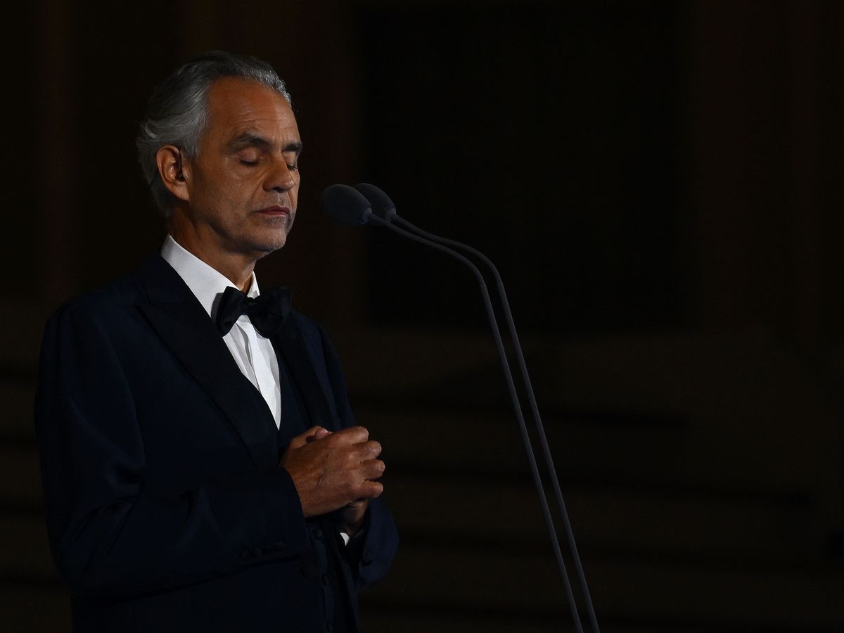 Andrea Bocelli Releases “A Family Christmas” Album with His