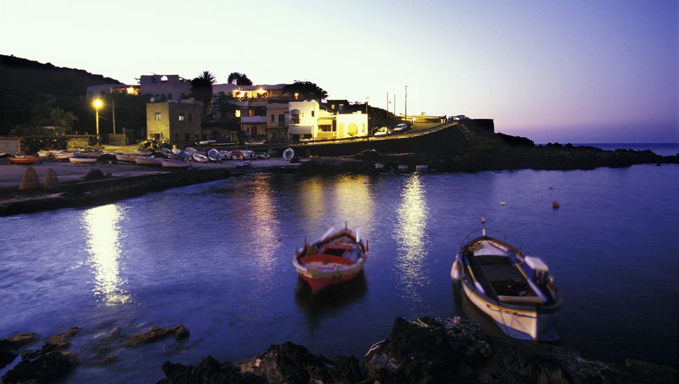 L'Italia, Sicilia, Isola dei Degni Pantelleria, porto
