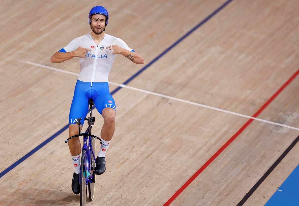 Filippo Ganna breaks cycling's hour world record - NBC Sports