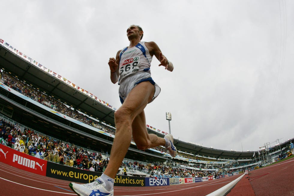 italy's stefano baldini races to win the