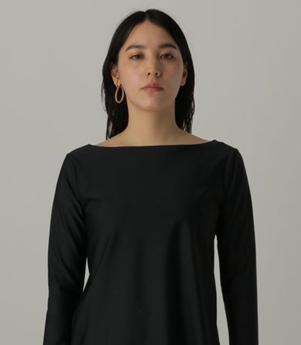 a person in a black dress