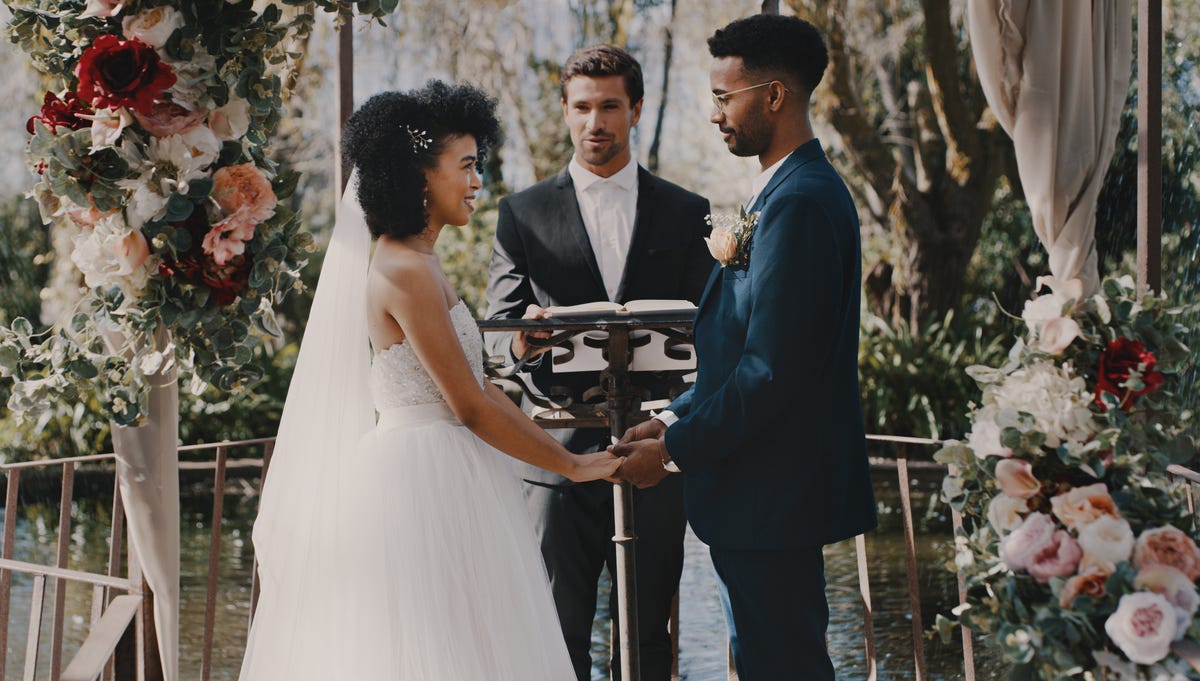 how-to-get-ordained-become-a-wedding-officiant