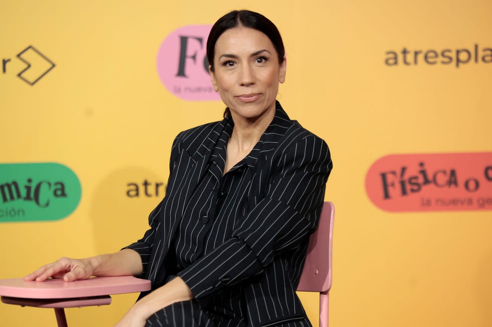 itziar miranda en la presentacion de 'fisica o quimica la nueva generacion'