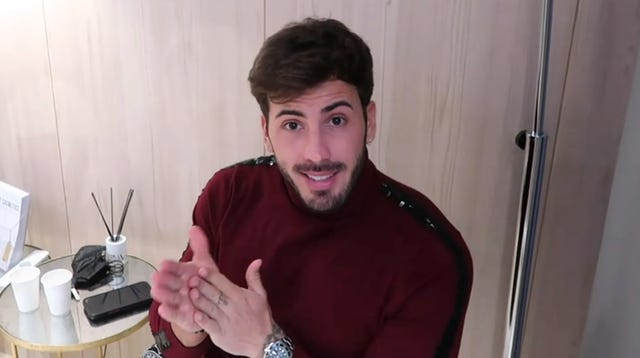 iván gonzález se somete a un examen de su semen para saber si es fértil y puede tener hijos