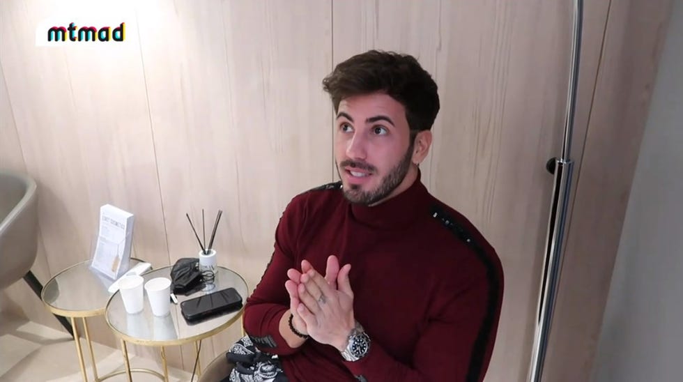 iván gonzález se somete a un examen de su semen para saber si es fértil y puede tener hijos