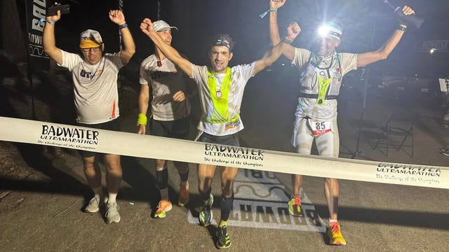 el corredor español iván penalba lópez tras quedar tercero en la carrera badwater 135