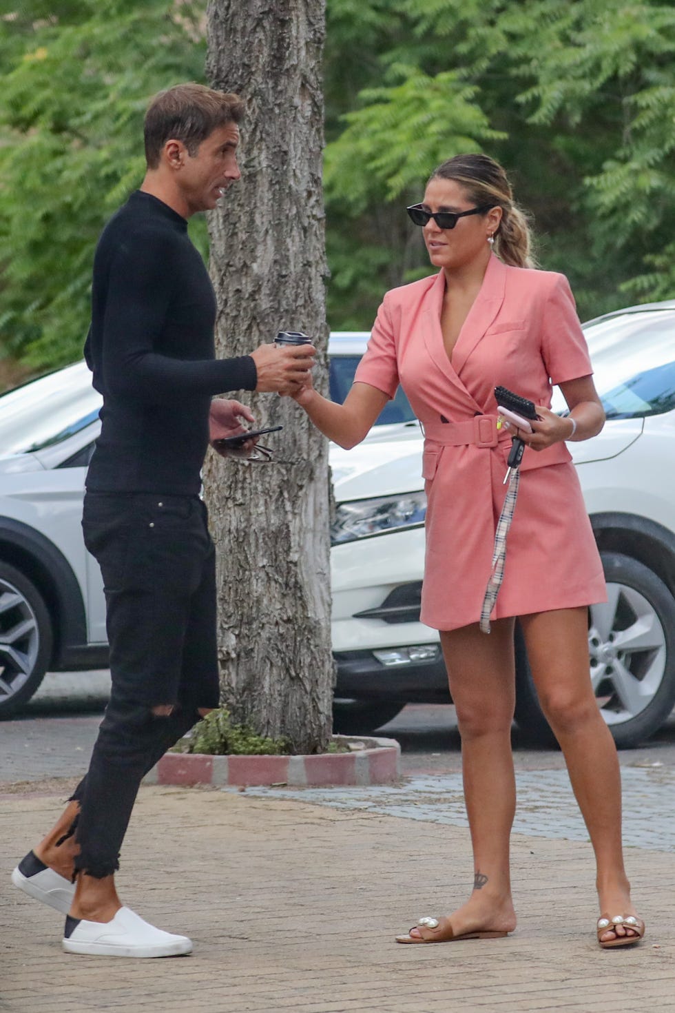hugo sierra e ivana icardi por las calles de madrid