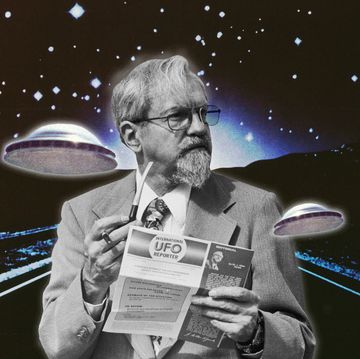 dr j allen hynek holding pipe and ufo report, flying saucers
