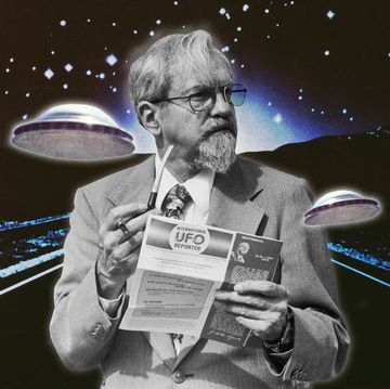 dr j allen hynek holding pipe and ufo report, flying saucers