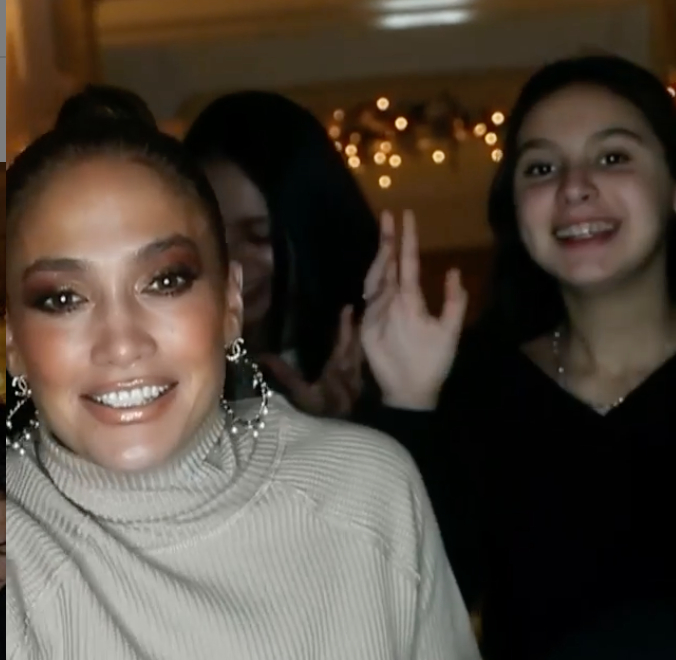 Watch Jennifer Lopez and Her Family Have a Dance Party