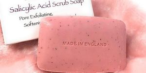 Este jabón promete acabar con el acné y por eso es de los más vendidos.