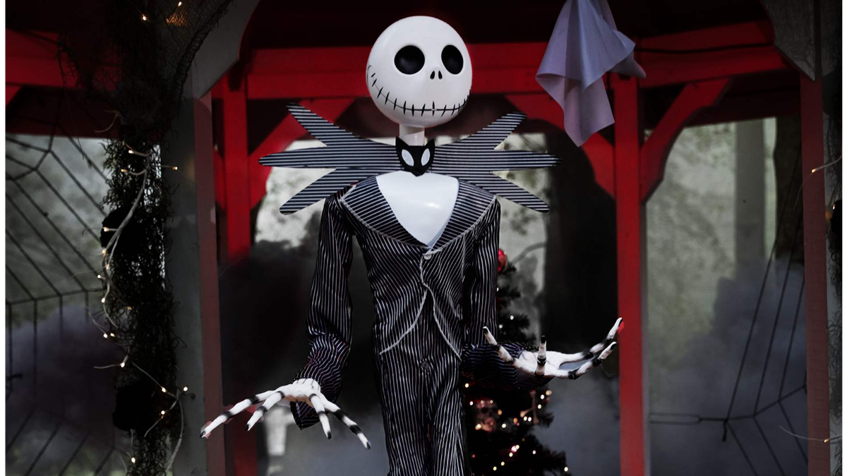 Life-Size 'Nightmare Before Christmas' Characters Move And Talk