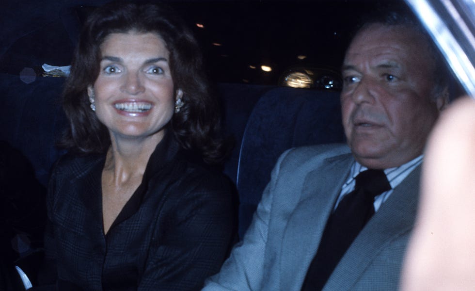 jackie onassis and frank sinatra at '21 club'